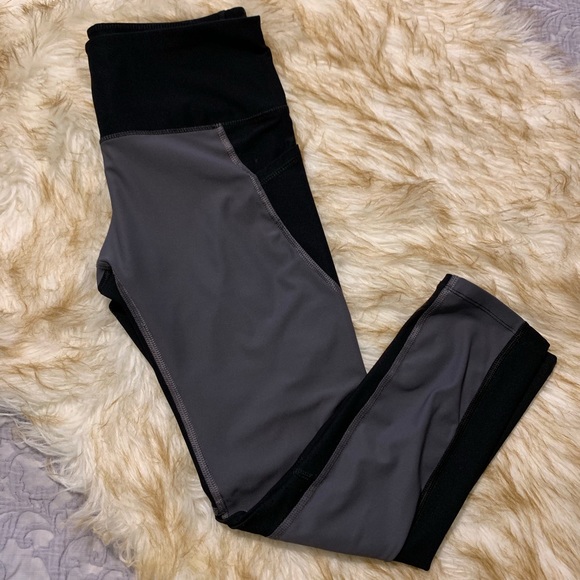 Athletic cropped leggings - Picture 2 of 4